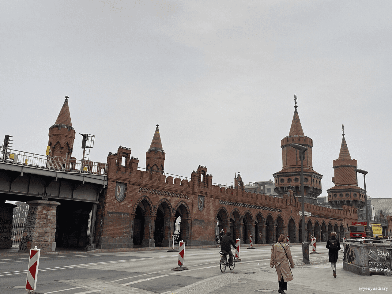 德國柏林Berlin | 公廁改建的漢堡名店 Burgermeister 3 yenyusdiary 2023 01 27T175844.808