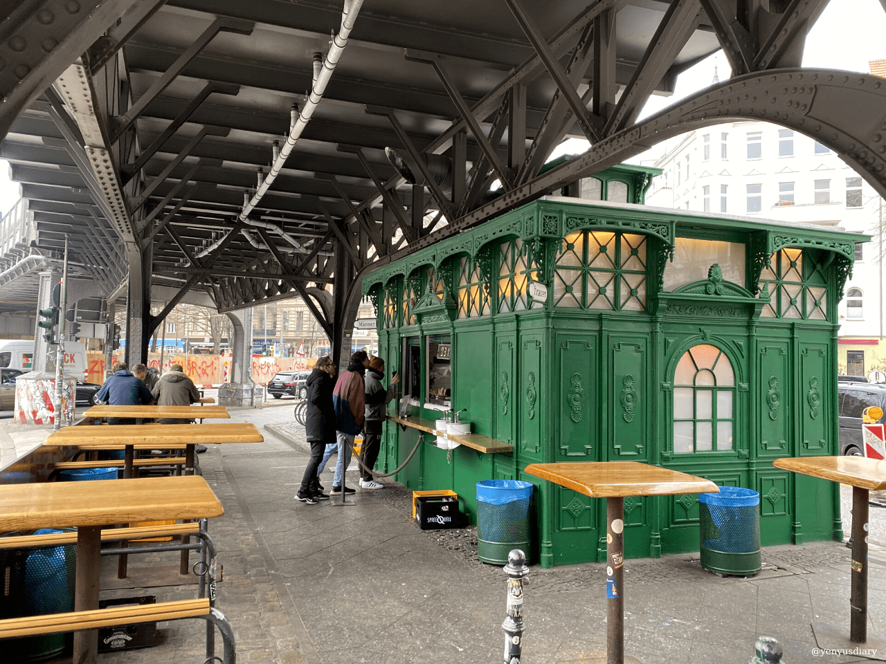 德國柏林Berlin | 公廁改建的漢堡名店 Burgermeister 5 yenyusdiary 2023 01 27T175931.059