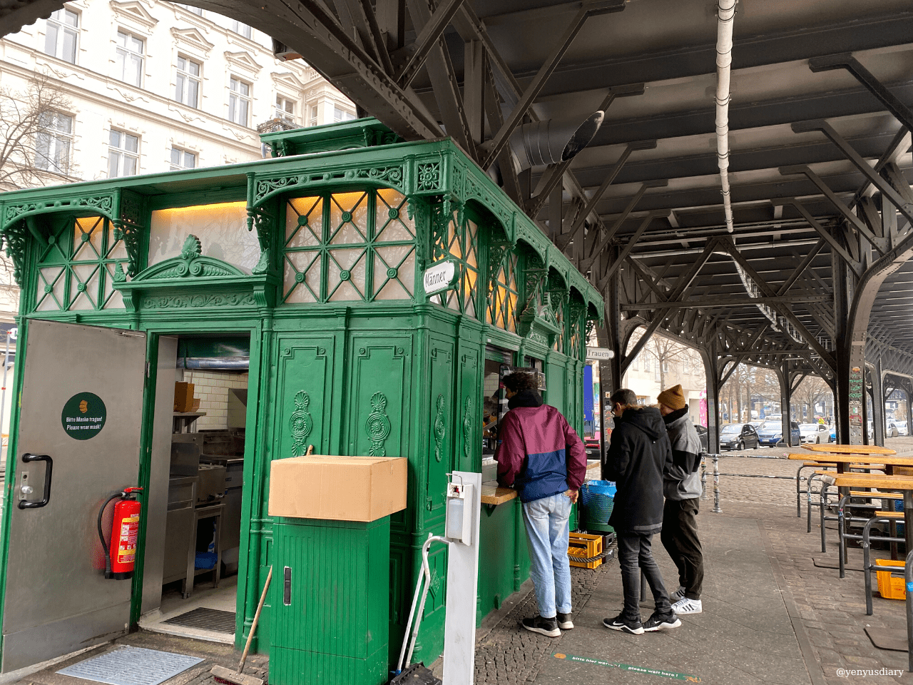 德國柏林Berlin | 公廁改建的漢堡名店 Burgermeister 6 yenyusdiary 2023 01 27T175955.156